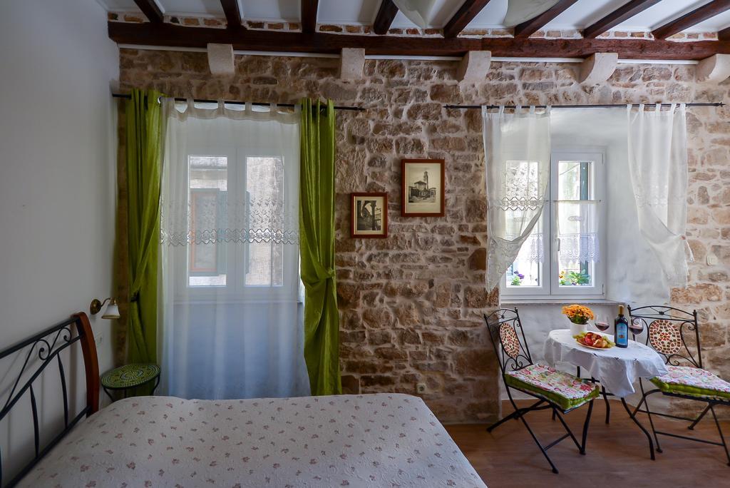 Apartments Kaleta Split Bilik gambar
